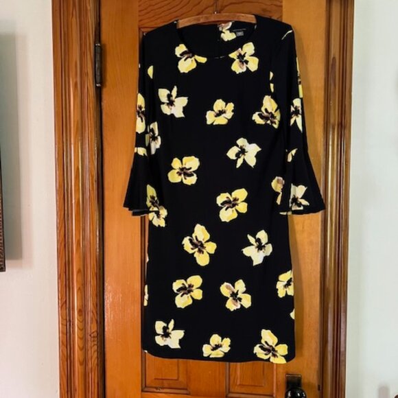 Tommy Hilfiger Printed Jersey Bell Sleeve A-line Dress Blk/Yellow Floral Size 4 - Picture 5 of 11